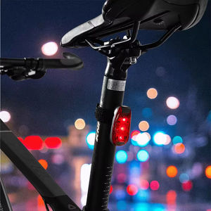 Phares de vélo à LED à trois modes de fonctionnement sur batterie - Product Image 4