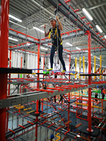 Parcours d'obstacles Ninja en métal pour intérieur, avec tyrolienne, taille personnalisée et garantie de 5 ans en Pologne