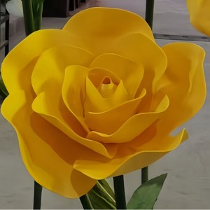 L'histoire des roses : roses jaunes artificielles, branche unique, fleur en soie haute simulation, accessoires de décoration de mariage - Product Image 3