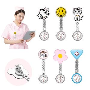 Montres d'infirmière personnalisées de haute qualité avec logo, montres à clip en caoutchouc, montres numériques en silicone pour infirmières, montre de poche à épingle pour infirmière - Product Image 3