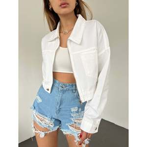 Veste en jean pour femme DEFILE, blanche, à fermeture éclair, double poche, 100% coton, pour un usage décontracté au printemps et en automne - Product Image 2