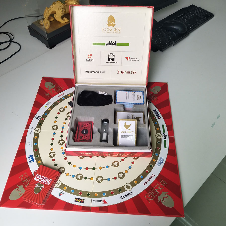 Adapté aux besoins du client de salon de divertissement pour adultes en boîte dés poker jeu de société