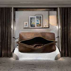 Bolsa de maquillaje de gran capacidad y alta calidad al por mayor, bolsa de viaje de cuero de estilo moderno para artículos de tocador, estuche cosmético con asa y cremallera, letra - Product Image 3