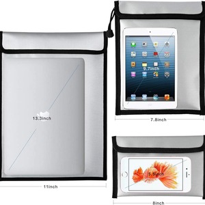 Sac ignifuge 38x28cm en tissu de fibre de verre et silicone argenté pour le stockage de documents d'archives - Product Image 3