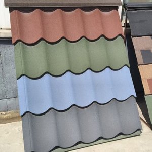 Tuile de toiture métallique enduite de pierre économique et fiable, carrée, étanche et durable pour ateliers, temples et projets immobiliers en Inde - Product Image 3