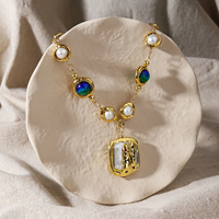 Collier long élégant avec chaîne ovale, perles naturelles d'eau douce et nacre, idéal pour les soirées, cadeau pour femmes