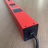 PDU intelligente intelligente personnalisée, équipement de distribution d'énergie Ethernet triphasé vertical 36 ports IEC C13 C19 Prises