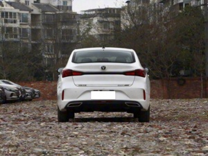 El Changan Yidong PLUS 1.6L GDI CVT Luxury 2021 es un Sedán Compacto. - Product Image 5
