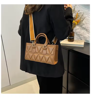 Nouveauté d'usine : Sacs à main mini matelassés à poignée pour femmes, sacs à bandoulière carrés pour femmes, moins chers