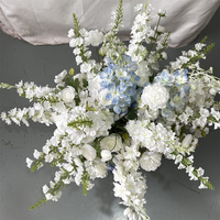Rangkaian Bunga Lantai ML Wholesale Messy White Rose Peony Delphinium dengan Sentuhan Biru untuk Dekorasi Lorong Pernikahan