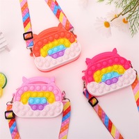 Sac à main en silicone arc-en-ciel avec lumière LED, jouet anti-stress Pop It pour enfants