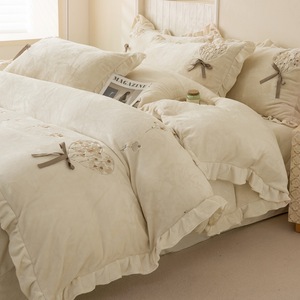 Sábanas de terciopelo de leche para otoño e invierno, textiles para el hogar, edredón con bordado Floral, funda nórdica, juego de <span class=keywords><strong>cama</strong></span> de cuatro piezas - Product Image 2