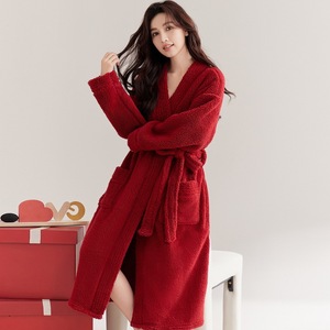 Chemise de nuit de couple rouge femmes automne et hiver Plus pyjamas en flanelle épaisse peignoir de mariage pour hommes <span class=keywords><strong>Ong</strong></span> robe de matin peignoir - Product Image 2