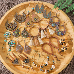 Boucles d'oreilles pendantes bohèmes à pompons en bois plaqué bronze antique, ensemble de bijoux de mode pour femmes - Product Image 1