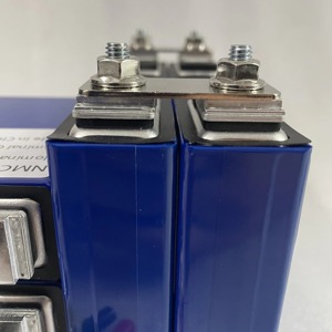 แบตเตอรี่ลิเธียมไอออนแบบชาร์จได้ Prismatic Lishen 5.2-196Ah NCM 3.7V พร้อมอายุการใช้งาน 3000 รอบการชาร์จ ได้รับการรับรองมาตรฐาน CE - Product Image 4