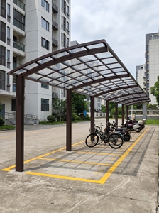 Abri voiture en aluminium résistant aux intempéries de qualité supérieure avec toit anti-UV pour usage résidentiel sur allée. - Product Image 3