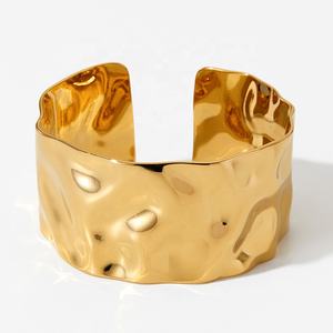 새로운 트렌디 한 과장된 와이드 스테인레스 스틸 팔찌 팔찌 커프 오픈 청키 해머 골드 도금 팔찌 여성용 - Product Image 1