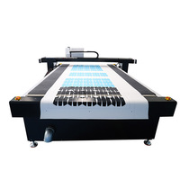 Traceur de découpe automatique CNC à couteau vibrant Yuchon pour bannières en PVC, panneaux en mousse et rouleaux d'autocollants en PVC