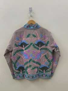 Chaqueta Floral de Terciopelo Hecha a Mano para Mujer con Bordado Tradicional Suzani, Estilo Retro Bohemio, Moda Boutique - Product Image 2
