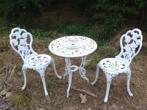Ensemble <span class=keywords><strong>de</strong></span> <span class=keywords><strong>jardin</strong></span> d'extérieur, table à manger et banc, siège en aluminium, design moderne, résistant aux intempéries, mobilier d'extérieur personnalisé - Product Image 2
