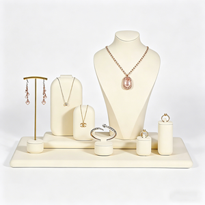 Support de présentation de bijoux moderne pour boucles d'oreilles, bagues, colliers, bracelets, avec options personnalisées - Product Image 1