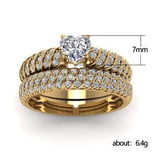 Anello di Fidanzamento H202 con Diamante Taglio Cuore in Oro Giallo, Anello da Donna con Diamante Naturale Colore D e Pietre Laterali - Product Image 3