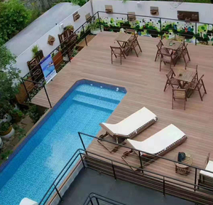 Planches de terrasse carrées en composite WPC, antidérapantes, imperméables, anti-UV, <span class=keywords><strong>pour</strong></span> <span class=keywords><strong>piscine</strong></span>, grain de <span class=keywords><strong>bois</strong></span> 3D embossé, brossé européen, <span class=keywords><strong>pour</strong></span> jardin - Product Image 2