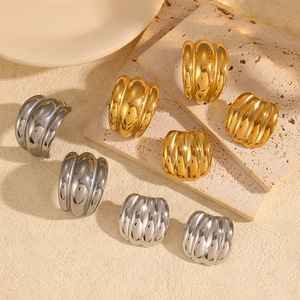 ต่างหูทรงเรขาคณิต ชุบทอง 18K ไทเทเนียมสตีล ดีไซน์เส้นวงกลม เหมาะสำหรับใส่ทุกวัน เครื่องประดับแฟชั่นสำหรับผู้หญิง - Product Image 1