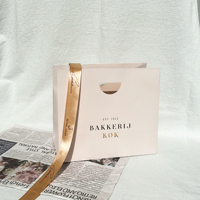 Sacs en papier personnalisés de luxe pour cadeaux de mode avec logo imprimé à chaud, emballage de bijoux, sac de shopping portable