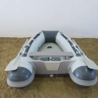 Bateau pneumatique portable CE 2-3 personnes, type Zodiac à fond en V, en vente