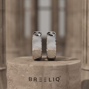 Elegantes Aros Huggie con Diamantes Redondos Brillantes Engastados en Pavé, Joyería Moderna para Mujer, Aros Lisos de Oro Sólido de 14k - Product Image 6