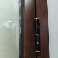Porte battante moderne à double vitrage, cadre en alliage titane-magnésium, étanche et coupe-vent, pour usage intérieur : appartements, salles de bain, bureaux