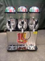 Distributeur automatique commercial de boissons froides réfrigérées de machine de distributeur de jus de fruit d'acier inoxydable 3 réservoirs pour des parties