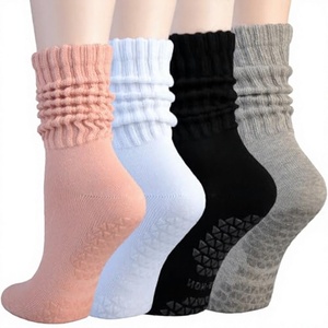 Chaussettes de sport mi-mollet en tricot côtelé, respirantes, antidérapantes, pour yoga et pilates, avec logo personnalisé sur le bord, collection Printemps - Product Image 3