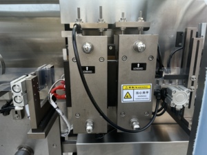 ZhejiangTuoYu Nouvelle machine de remplissage d'huile automobile <span class=keywords><strong>à</strong></span> haute efficacité pour la vente directe aux fabricants - Product Image 3