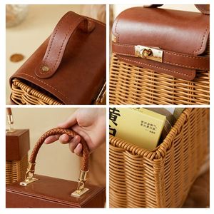 Cestini da Picnic Decorativi in Vimini Marrone con Manici in Metallo, Forma Rettangolare, Cesto Portatile per Conservazione - Product Image 4