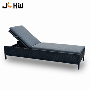 Vente directe usine : Chaises longues d'extérieur modernes en rotin PE avec structure en aluminium pour parcs et villas, avec coussin durable et imperméable - Product Image 6