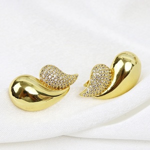 เครื่องประดับแฟชั่นเพชรซิคอนกันน้ำ ชุบทอง 18K ต่างหูเพชรซิคอนรูปทรงหยดน้ำสำหรับผู้หญิง - Product Image 2