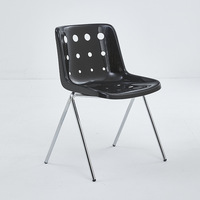 Tabouret de bar moderne empilable en PP facile à nettoyer avec support de pied robuste pour une utilisation en intérieur/extérieur dans les établissements commerciaux, la restauration et les écoles