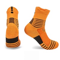 Chaussettes de course Marathon pour hommes et femmes, antidérapantes, épaisses, en tissu éponge, respirantes, à séchage rapide, pour le basketball, le badminton, logo personnalisé