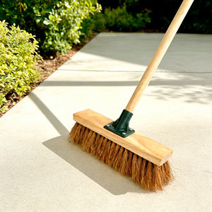 Brosse de nettoyage en fibre naturelle de palmier cacao, poils doux et moelleux, fond en bois massif, épaissi, usage domestique, manche rigide - Product Image 1