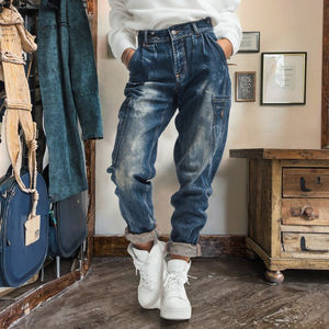 Vaqueros de mezclilla personalizados con bordado Zip Zap verde, corte de bota vintage, cintura media, tejido, ecológicos, impermeables y transpirables para invierno y otoño. - Product Image 3