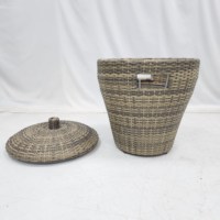 Panier de rangement en osier de rotin synthétique de côté piscine extérieure de haute qualité d'hôtel