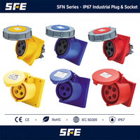 Prise et Fiche Industrielles SFE Haute Qualité 32A 220-240V~2P+E 6h Mâle-Femelle en Cuivre, Niveau IP44, 3 Prises, Vente en Gros