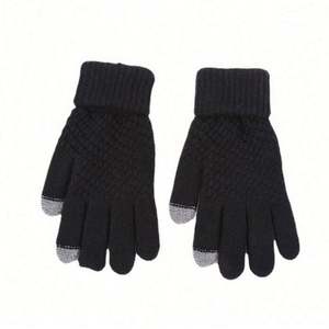 Guantes de Invierno Unisex Amarillos de Punto, Acrílico/Algodón, Cómodos, Transpirables, con Logotipo Personalizado, al por Mayor, Cálidos, para Exteriores, Uso Diario - Product Image 3