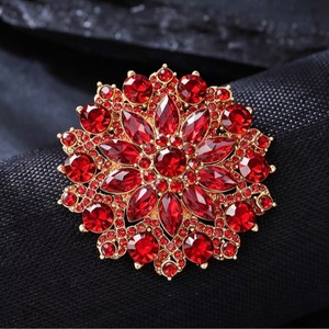 Broche de aleación chapado en oro con diseño de girasol y diamantes de imitación coloridos, joyería de lujo para mujer, regalo de compromiso o boda - Product Image 1
