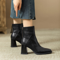 Bottines marron à talon carré pour femme 2026 – Collection Automne/Hiver – Fermeture éclair – Bout carré fin – Style rétro britannique – Confortables et polyvalentes