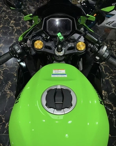 Moto Kawasaki <span class=keywords><strong>Ninja</strong></span> ZX-4R Supersport-Moteur à quatre cylindres en ligne de 399cc, puissance 4 cylindres + ABS | Livraison mondiale - Product Image 2