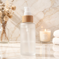 Flacon cosmétique vide en verre givré de 50 ml (1,7 oz) avec col en bambou et pompe pour soins de la peau