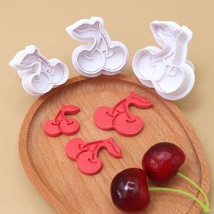Lot de 3 <span class=keywords><strong>emporte</strong></span>-pièces écologiques en plastique pour biscuits, résistants au lave-vaisselle, design créatif cerise printanière - Product Image 4